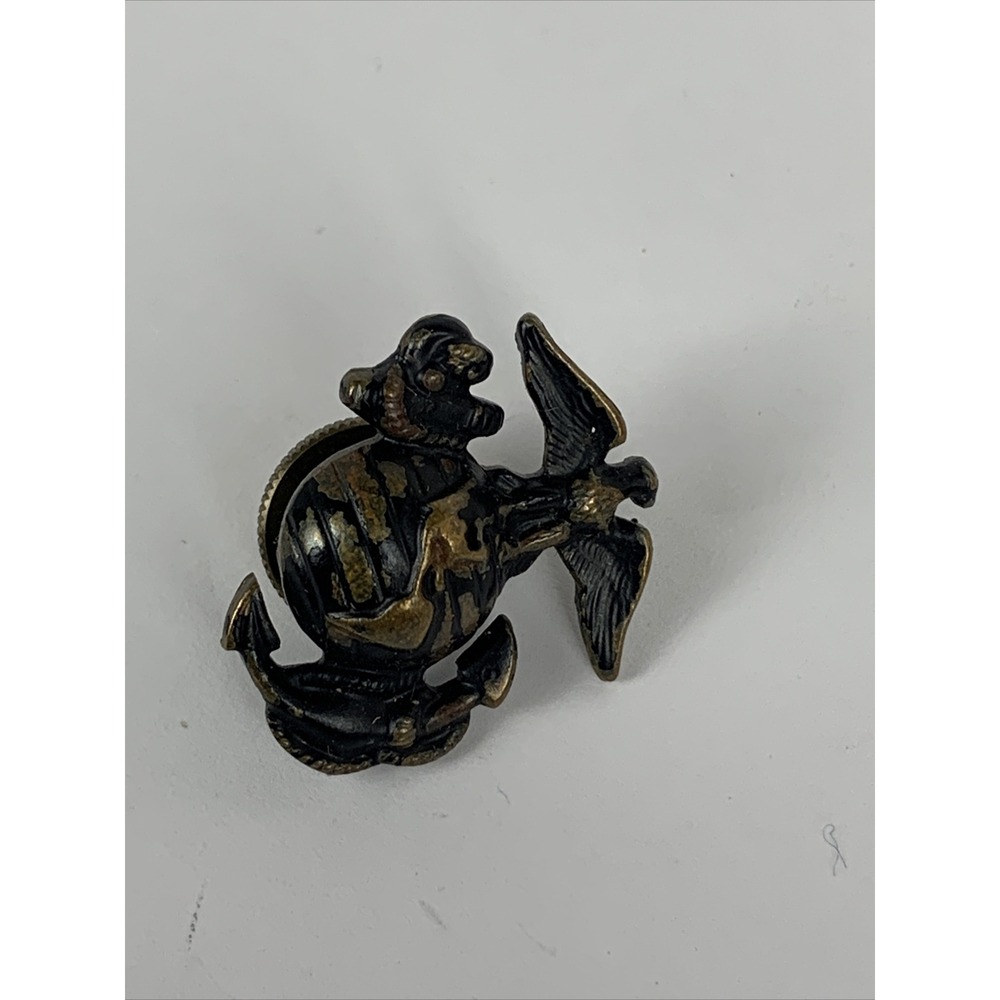 Authentic WWII USMC Marine Corps EGA Insignia Eagle Globe Anchor Badge Pin